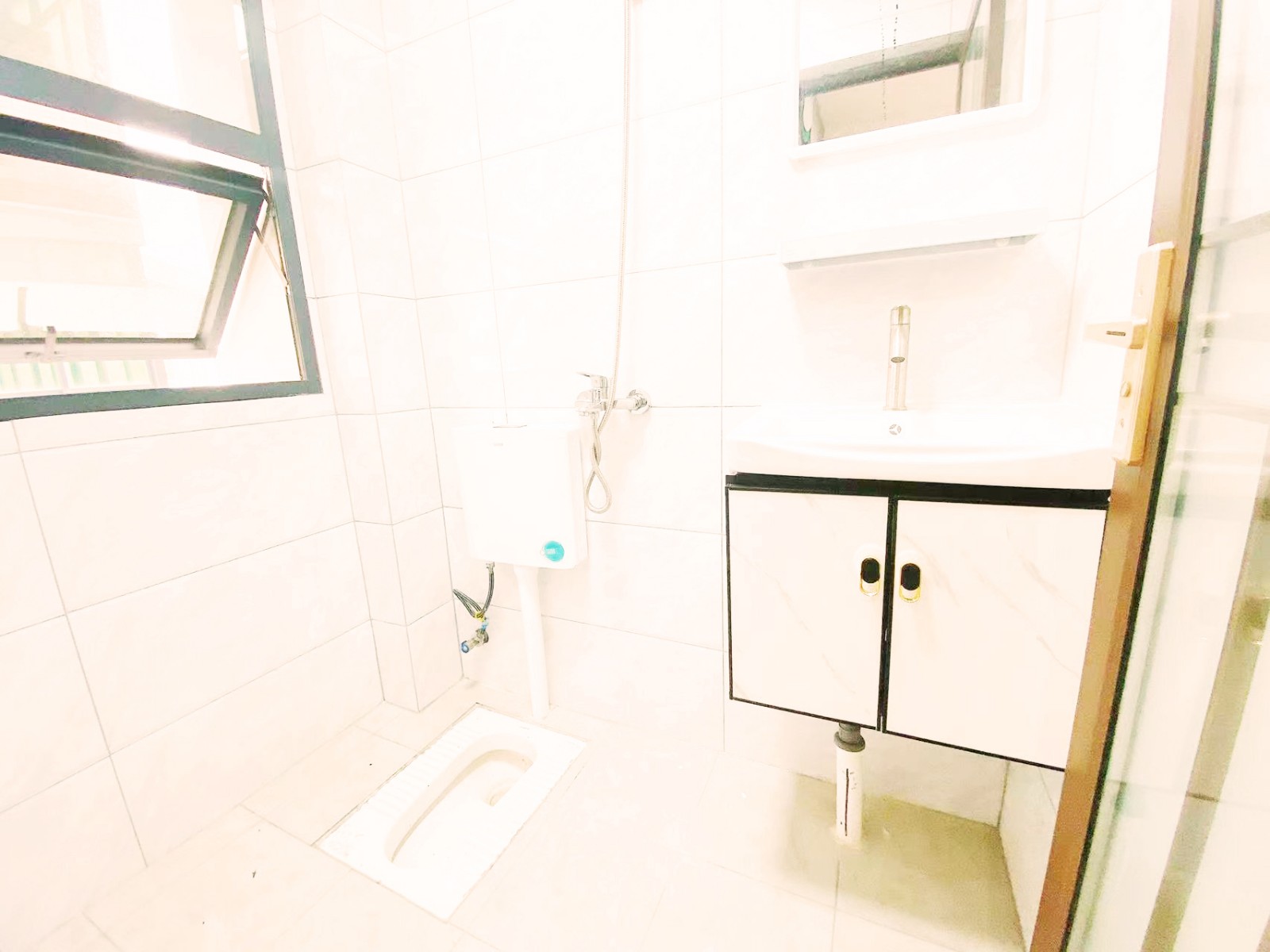 深圳石巖小產(chǎn)權(quán)房| 蔚藍花城 ，34.8萬/套